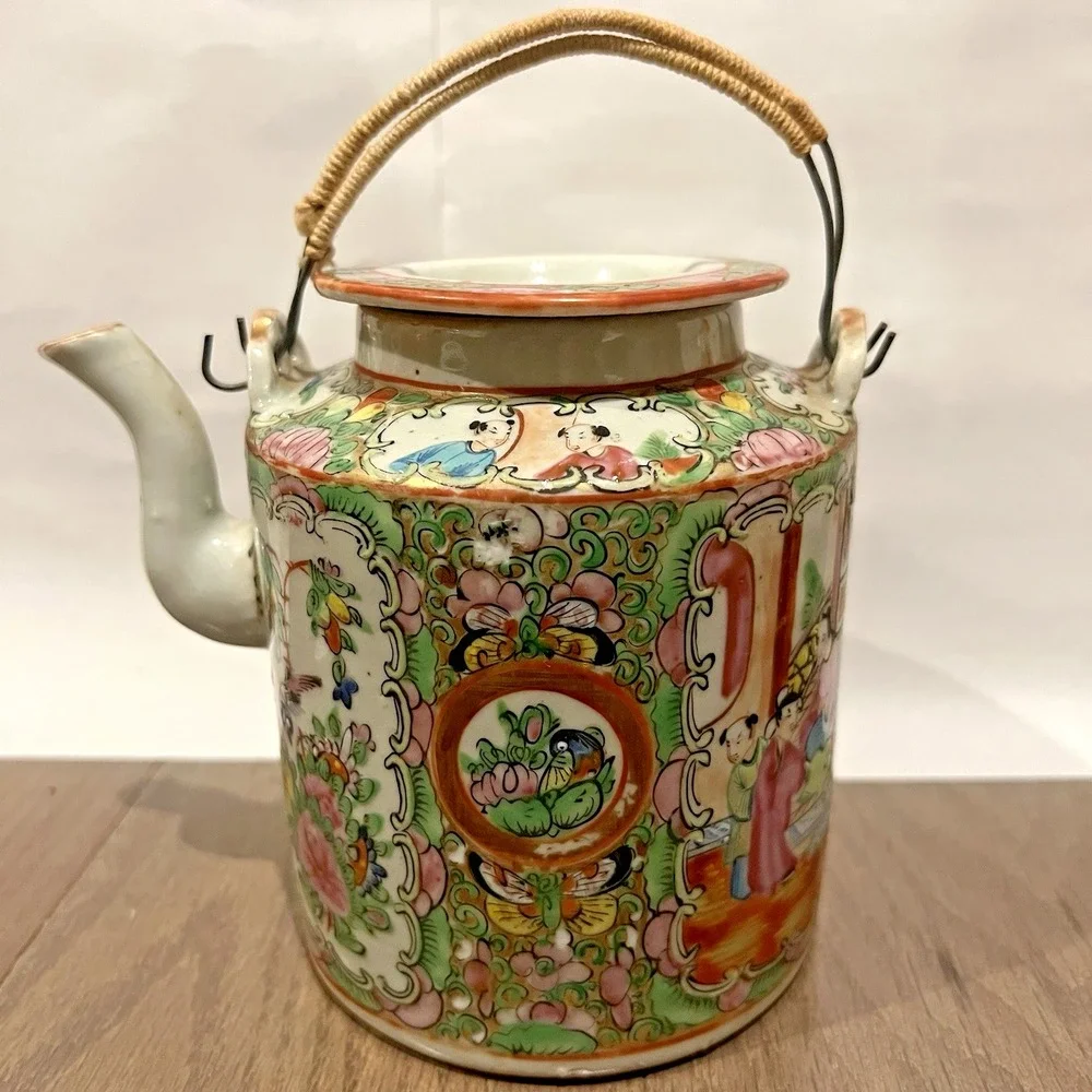Antique Qing Rose Medallion Teapot Hand Painted Famille Rose 19thC‎ Chinese